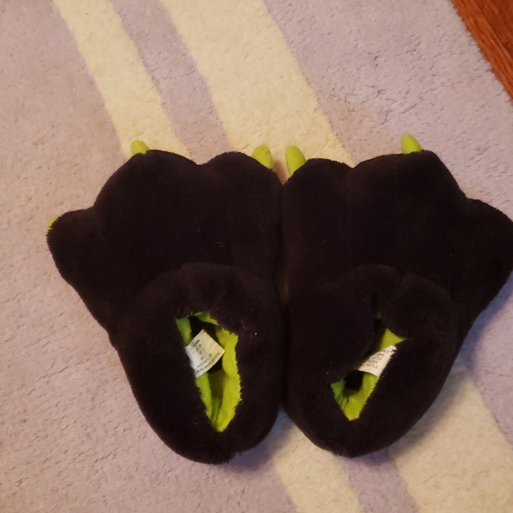 Stride rite sz 7/8 monster slippers